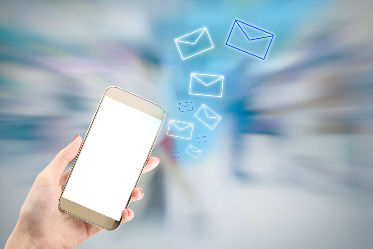 Sử dụng Email Marketing là cách hiệu quả để bạn giao tiếp với tệp khách hàng tiềm năng của mình